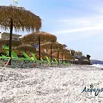 Akrogiali Restaurant Xiropigado
