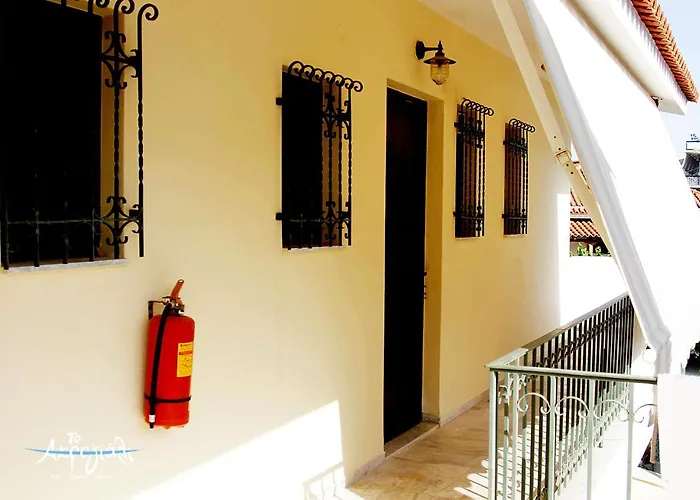 Akrogiali Restaurant Apartment *