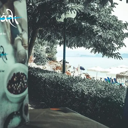 شقة Akrogiali Restaurant زيروبيغادو