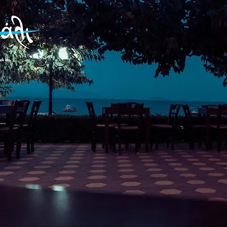 Akrogiali Restaurant * Xiropigado