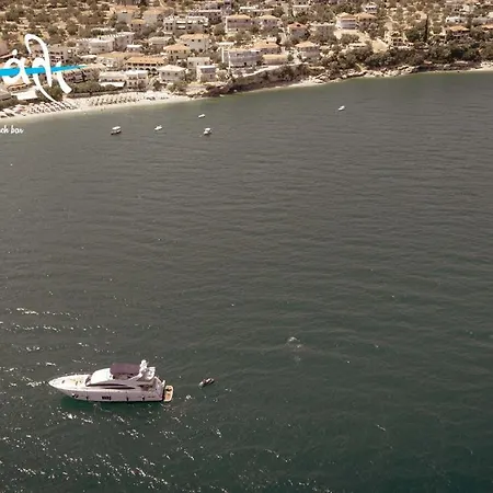 Akrogiali Restaurant Apartamento *