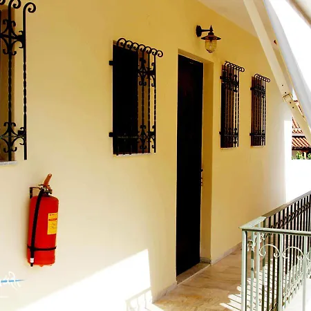 Akrogiali Restaurant Apartment *
