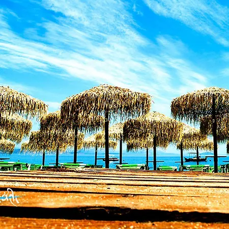 Akrogiali Restaurant * Xiropigado